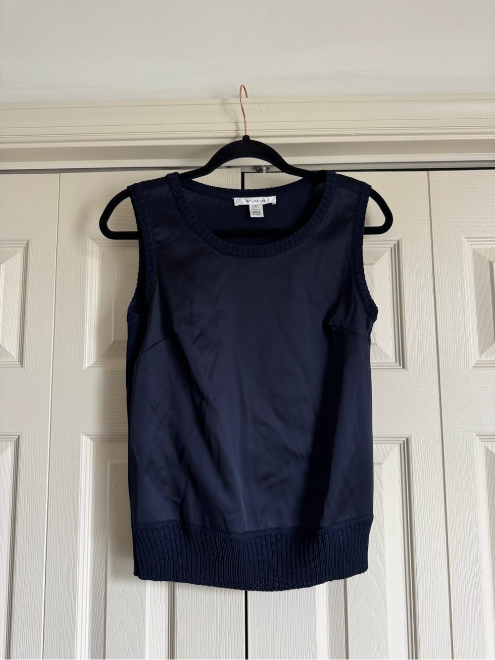 St. John Knit Back Shell Top Navy Size Small